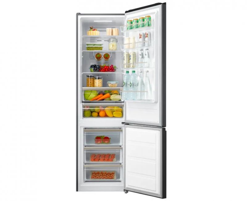 Двухкамерный холодильник с открытой дверцей